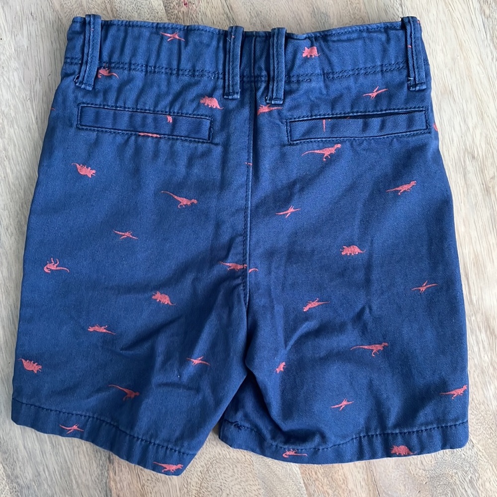 GAP Shorts - Picture 2 of 4